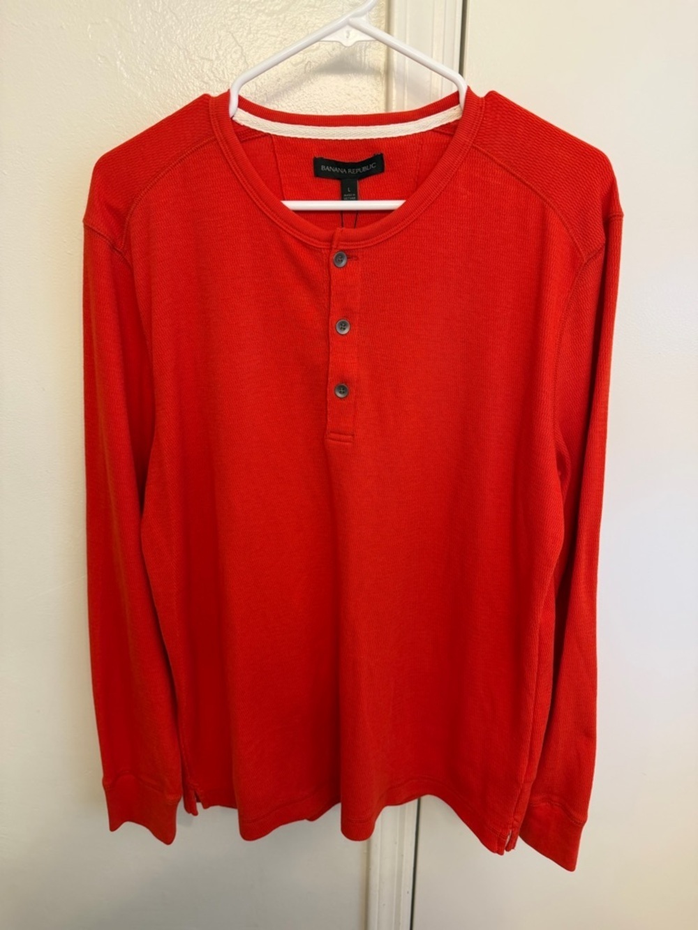 NWT Banana Republic Men's Red Long-Sleeve Henley Performance Waffle Knit Large